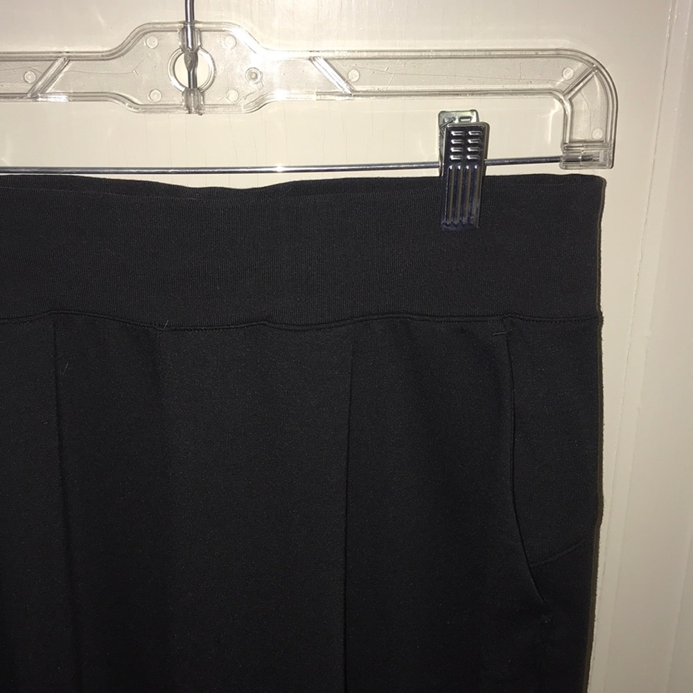 Lululemon “Can You Feel the Pleat” Crop in Black
